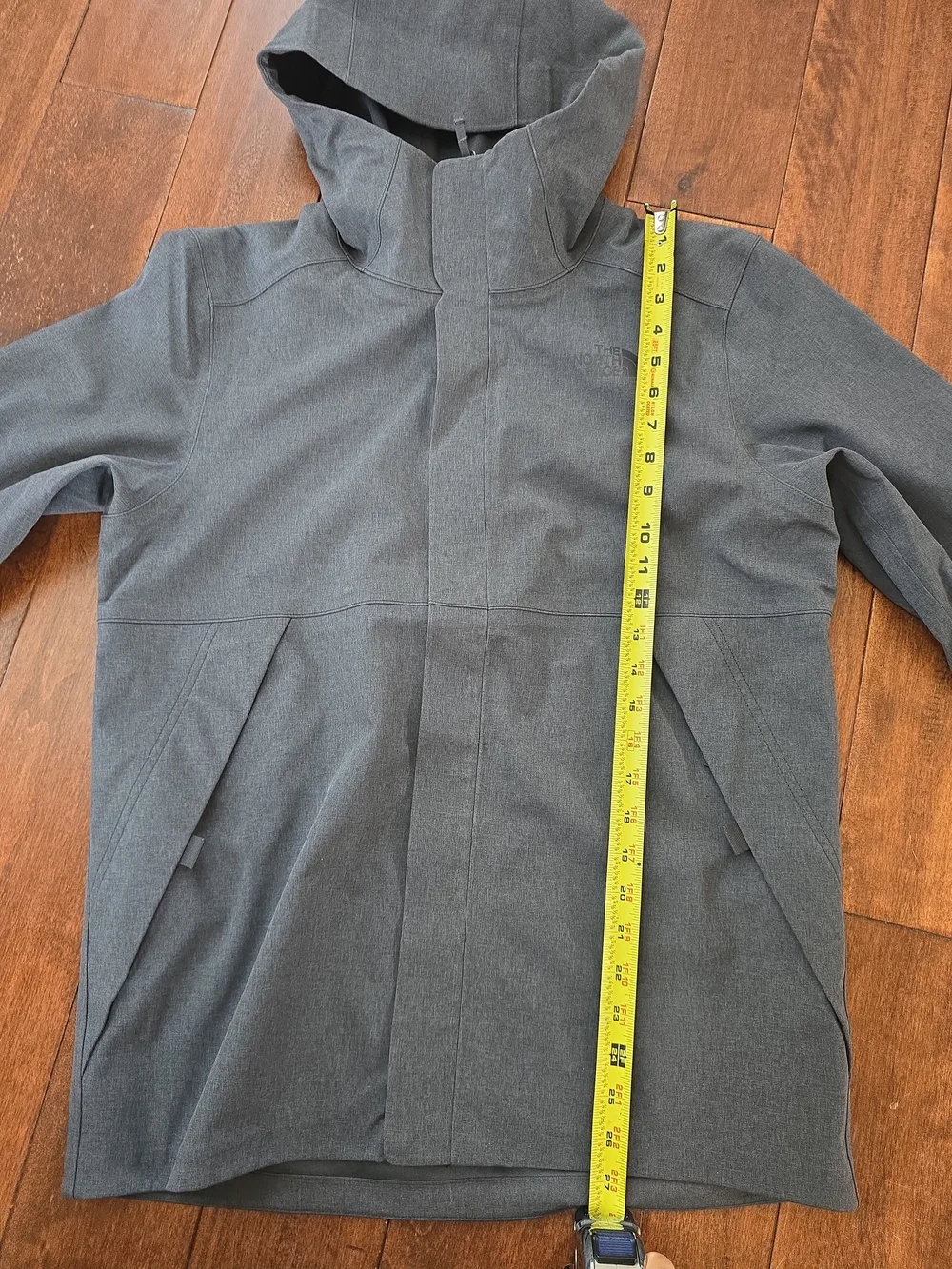 The North Face Men's Medium Apex Flex DryVent Softshell Jacket Grey